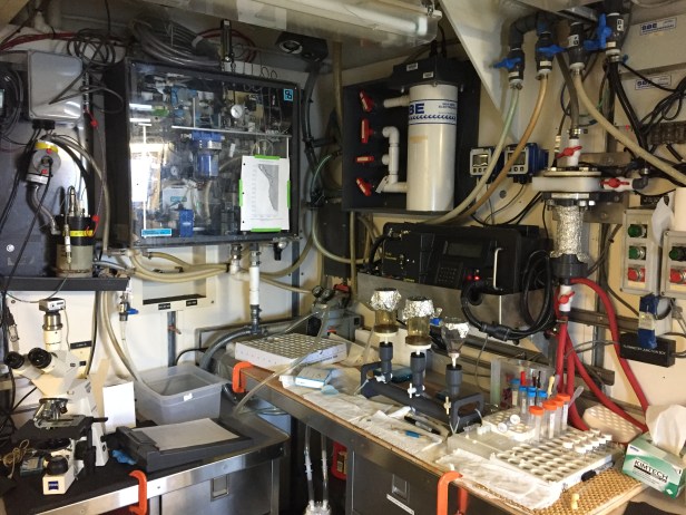 04b main deck - dry lab